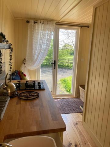 Neddys Rest Luxury Horsebox Stay Battle Exterior foto